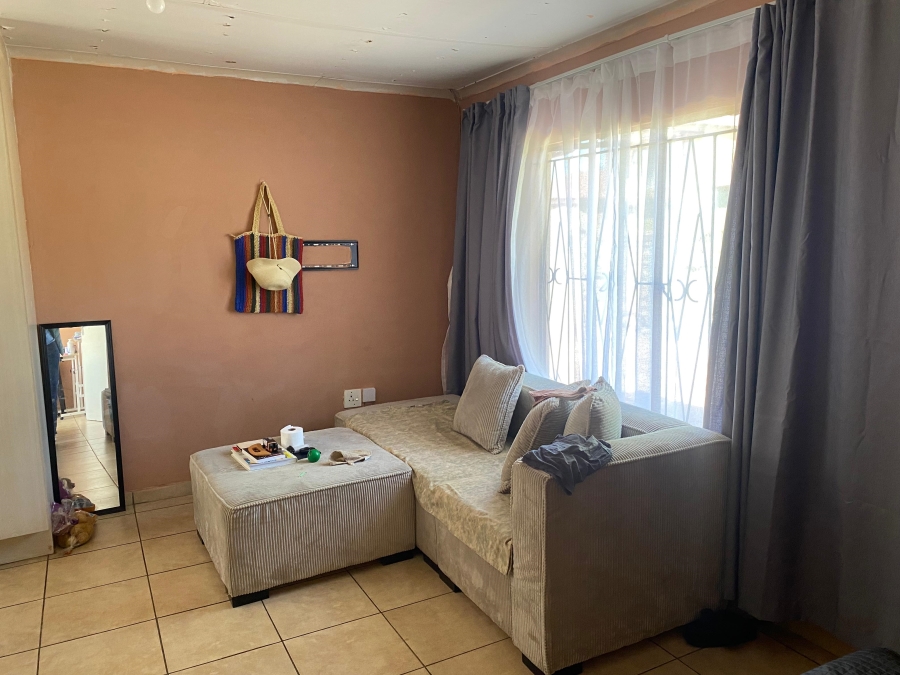 2 Bedroom Property for Sale in Tlhabane West North West